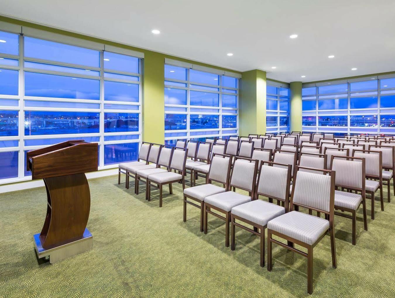 The Westin Centre, Vancouver Airport 4* Richmond
