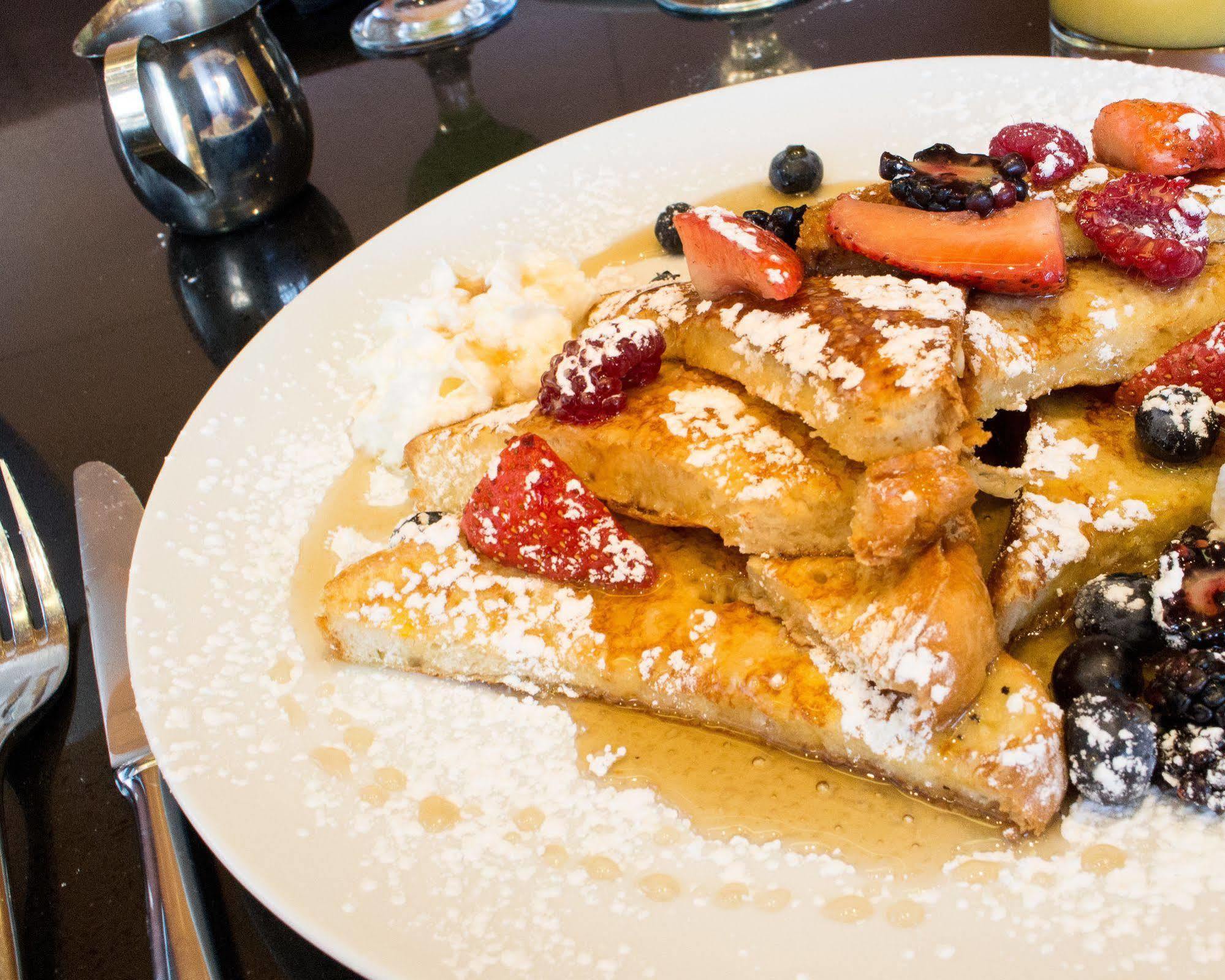 Hotel The Westin Centre, Vancouver Airport 4*